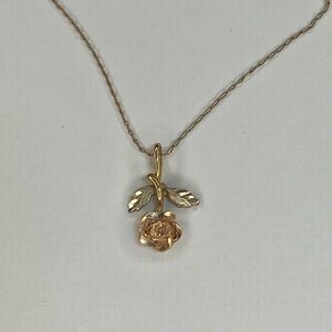 Elegant 14k Gold Antique Rose Pendant Necklace